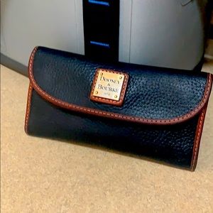 Dooney & Bourke wallet